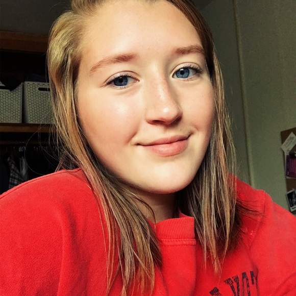 Meet your Posher, Kendall - Picture 1 of 1